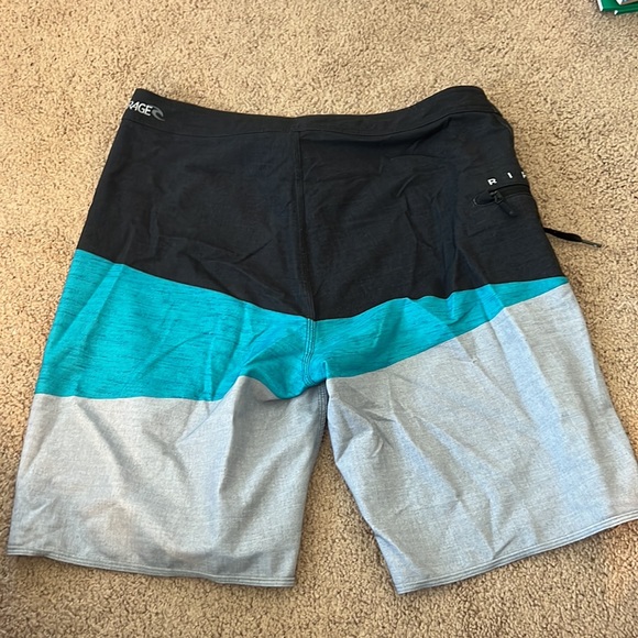 Rip curl swim trunks - Picture 3 of 3